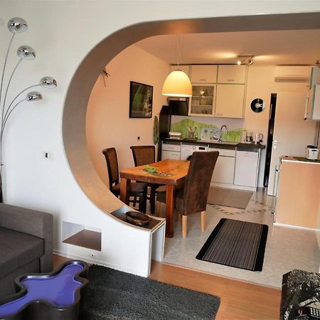 Pakua Apartments & Penthouse Ровінь Екстер'єр фото