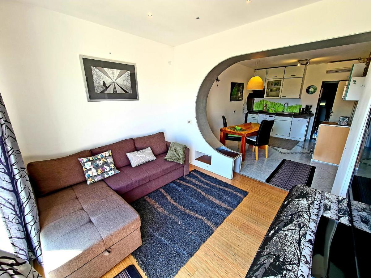 Pakua Apartments & Penthouse Ровінь Екстер'єр фото