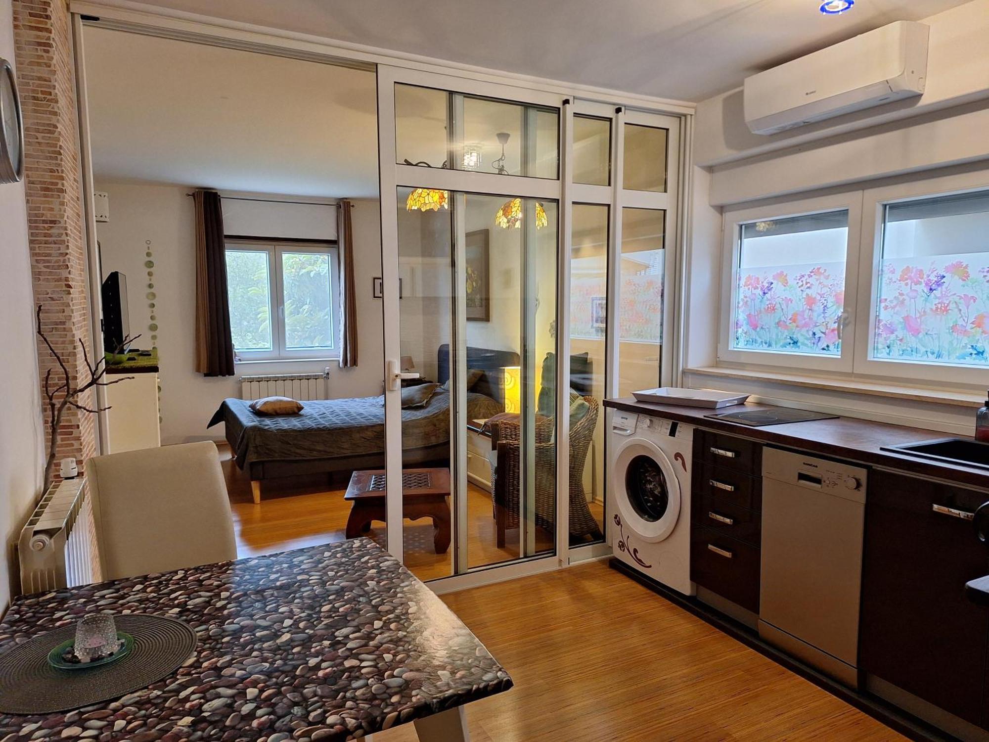 Pakua Apartments & Penthouse Ровінь Номер фото