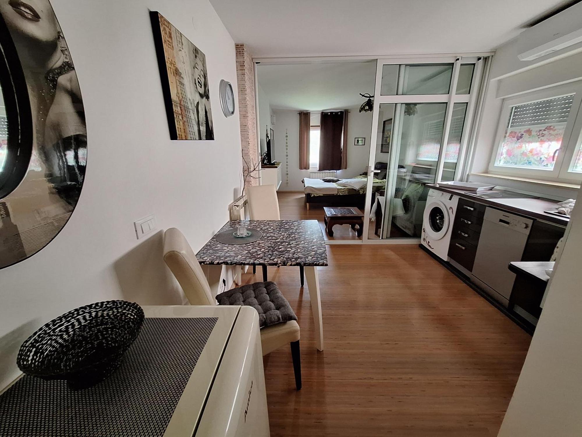 Pakua Apartments & Penthouse Ровінь Номер фото